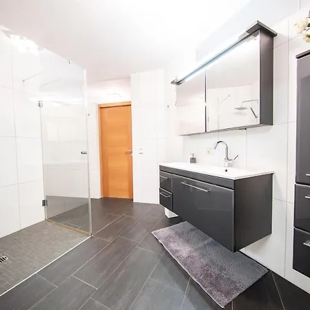 Guest house Kaiserhoam 4*